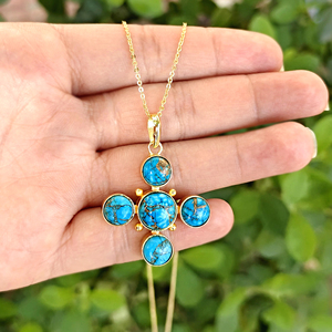 Collar de bisutería religiosa con colgante de cruz de turquesa azul Mohave, collar llamativo de latón chapado en oro de 18k - Product Image 2