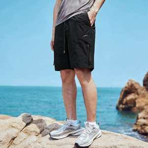 Shorts cargo pour homme, couleur unie, taille élastique, séchage rapide, tissu Oxford, style décontracté avec poches zippées - Product Image 3