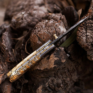 Couteau pliant en acier Damas avec texture de lame unique, couteau pliant Damas fait main avec finition polie à la main - Product Image 4