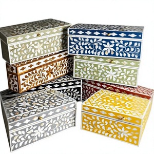 Boîte de rangement pour bijoux MOP, boîte à bijoux décorative faite à la main pour accessoires personnels, décoration intérieure et cadeaux, en vente - Product Image 5