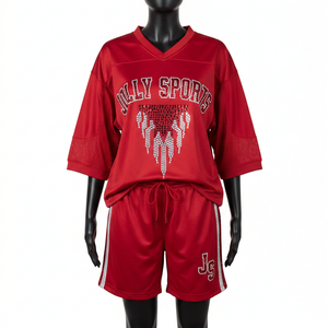 Ensemble short et maillot de football pour femmes, tissu sportif en polyester de qualité supérieure, panneaux en maille 180 GSM, logo personnalisé, ensembles pour femmes rouges, 100% coton - Product Image 1
