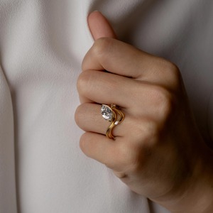 Bague de fiançailles élégante et tendance en moissanite taille marquise 2 carats, argent 925 plaqué rhodium, certifiée GTC, solitaire allongé de luxe - Product Image 3