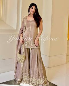 Lanzamiento de un nuevo conjunto de top y sarara de diseñador para fiestas. Con dupatta elegante con bordados. - Product Image 3