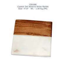 สีขาวและสีน้ำตาล