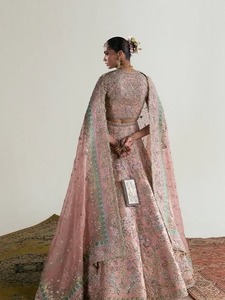 Élégante Robe Lehenga Choli en Soie Rose Brodé, Longueur Ras du Sol, Traditionnelle pour Mariage et Fêtes, Haute Qualité pour Femme, Inde - Product Image 1