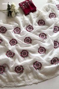 Fournisseur de saris et de chemisiers en georgette de qualité supérieure, exclusifs et de créateurs, avec broderies florales, de Surat. - Product Image 5