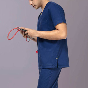 Haut de blouse médicale bleu pour homme à col en V et manches courtes avec poches, en coton et polyester tissé, ensemble uniforme d'hôpital - Product Image 5
