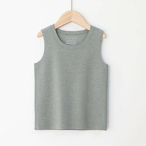 เสื้อกล้ามผู้หญิงสีเทา ผ้าฝ้าย คอโอ ทรงเข้ารูป ระบายอากาศดี สีพื้นเรียบง่าย ความยาวปกติ ขายส่ง - Product Image 1
