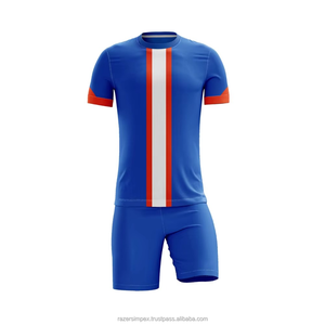 Nouvel uniforme de football rose uni noir à manches courtes avec logo frontal, style estival, haute qualité, 100% respirant, léger, séchage rapide - Product Image 2