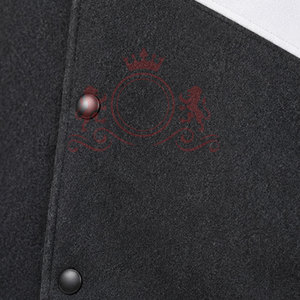 Chaqueta Letterman Blanca Borgoña Refinada, Diseño Clásico con Botones a Presión, Cuello Acanalado, Ropa Cómoda para el Día a Día - Product Image 4