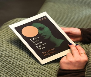 Yo Nunca Conocí a los Hombres de Jacqueline Harpman, Libro de Bolsillo para Adultos, 208 Páginas, Novela de Ficción - Product Image 1