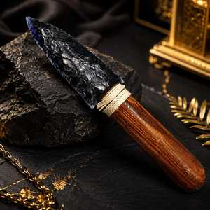 Escultura Artesanal de Punta de Flecha de Obsidiana Azul Oscuro de 8 Pulgadas con Mango de Madera, Arte Folclórico Tallado, Gema, Decoración Feng Shui para el Hogar - Product Image 4
