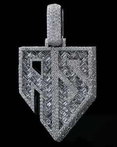 Colgante de escudo personalizado de plata de ley 925 con moissanita, joyería de collar estilo Hip Hop para cadena cubana - Product Image 1