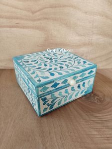 Caja Organizadora de Recuerdos de Lujo con Incrustaciones de Resina, Cofre de Almacenamiento Decorativo Hecho a Mano, Joyero Premium para Decoración Interior Moderna - Product Image 5