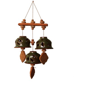 Carillons à vent en terre cuite faits à la main, ornement suspendu, décoration de festival, décoration personnalisée pour la maison, style moderne, prix de vente - Product Image 1