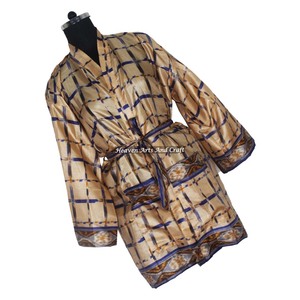 KS014 Kimono Corto de Seda Bohemio Vintage, Estilo Boho Gitano, Hecho con Seda de Sari Reciclada, Túnica Corta, Ropa de Dormir para Mujer - Product Image 3