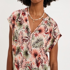 เสื้อเบลาส์ผ้าเครปแขนสั้นสีเขียวกากีสำหรับผู้หญิง น้ำหนักเบา ระบายอากาศได้ดี สวยสง่า สวมใส่สบาย เหมาะสำหรับใส่ทำงานหรือลำลอง แฟชั่นฤดูร้อน - Product Image 5