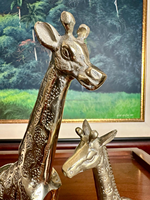 Figurine de girafe en laiton poli de style vintage et moderne, décoration d'intérieur personnalisable, artisanat animal de haute qualité, objet de collection