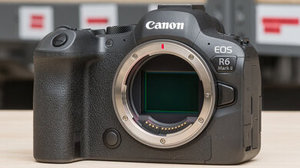 Appareil photo hybride Canon EOS R5 Mark II NEUF avec objectif RF 24-105mm F/4 L IS USM, plein format, vidéo 8K RAW/4K 120p - Product Image 1