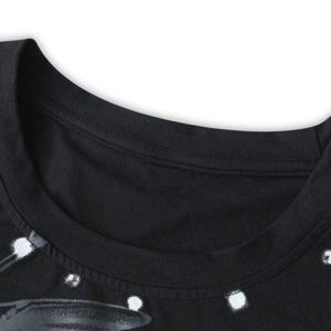 เสื้อกล้ามผู้ชายไซส์ใหญ่ลายกราฟิกวินเทจพิมพ์ลายกางเขนสไตล์สตรีทแวร์ผ้าฝ้ายสำหรับออกกำลังกายฤดูร้อน รับผลิตแบบ OEM ODM - Product Image 3