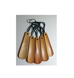 Diseño Personalizado, Artículos para el Hogar, Cuerno de Zapatos Largo de Madera de Nogal Negro Único, Producto Hecho a Mano de la Mejor Calidad - Product Image 1