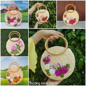Mini sac bohème en paille avec broderie florale et poignée perlée, sac à main d'été pour femme, écologique, capacité 500 ml - Product Image 1