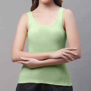 Look veraniego dinámico para mujer, camiseta sin mangas, interior suave, ajuste cómodo, construcción ligera, costuras duraderas, apariencia moderna - Product Image 2
