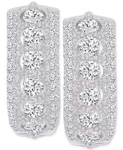 Piccoli orecchini a cerchio in zirconi cubici in argento Sterling, 0.66 "| Macacy's - Product Image 3