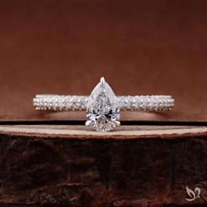 Anillo de compromiso de oro blanco de 10K con diamante cultivado en laboratorio de 0.5CT, corte pera, banda pavé de tres hileras y solitario delicado en forma de lágrima. - Product Image 1