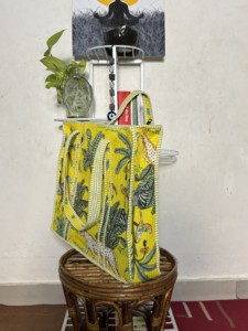 Bolsa de Mano de Algodón con Estampado Tropical Amarillo, Diseño de Cebra y Guepardo, Estilo Bohemio, Cierre de Cremallera, 18x18 Pulgadas, Cadenas, para la Playa, Compras de Verano - Product Image 4