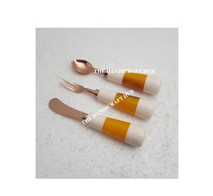 Juego de utensilios de cocina para queso de último diseño, juego de cubiertos de acero inoxidable con mango de resina de madera a un precio mayorista muy bajo. - Product Image 1