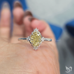 Anillo de Diamante Amarillo Ovalado Certificado por IGI, 1.11 Ct, Anillo de Compromiso Floral Amarillo Intenso en Oro de 10K - Product Image 6
