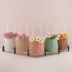 Juego de 3 carritos de ratán natural coloridos para niños, accesorio para carriola, cesta para niños en venta - Product Image 4