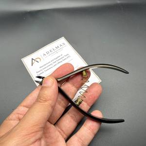 Pince à cuticules noire mate avec ressort doré, taille de la pointe 8 mm, logo personnalisé, instrument de beauté en acier inoxydable, service OEM - Product Image 5