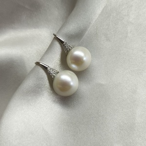 Boucles d'oreilles en argent S925 avec perles rondes de 11-12 mm, talons hauts, avec de légères imperfections, grandes boucles d'oreilles en perles - Product Image 3