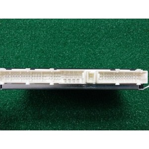 โมดูลควบคุมระบบ Airmatic สำหรับรถยนต์ S-class ปี 2005-2009 มือสอง ของแท้ OEM รหัส 2215408245 - Product Image 3