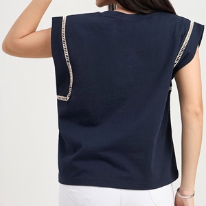 T-shirt décontracté pour femme en coton bleu marine, col rond, manches courtes, coupe classique, en jersey bouclette à sequins, couleur unie, tricoté - Product Image 4