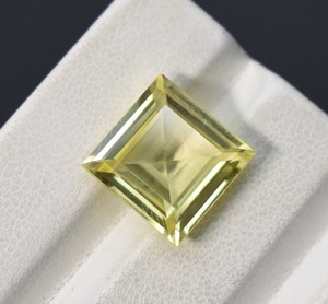 Zafiro amarillo de Ceilán: piedra preciosa suelta de corte cuadrado, piedra preciosa de corindón de laboratorio de 12mm, piedra preciosa certificada suelta para fabricación de joyas - Product Image 5