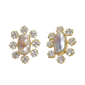 Pendientes de Perlas y Circonitas de Lujo - Joyería Elegante Chapada en Oro para Aniversarios y Ocasiones Especiales - Product Image 2