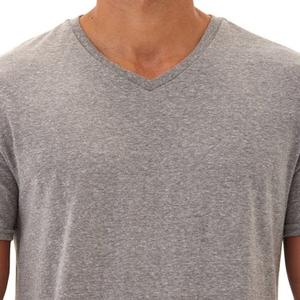 เสื้อยืดคอกวีผู้ชายทรงสลิมฟิต ระบายอากาศได้ดี รุ่นใหม่ล่าสุดประจำฤดูร้อนปี 2026  ผ้าถักลายเรียบ สีพื้น ผ้าฝ้าย 100% - Product Image 4