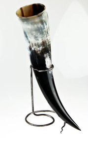Corne à boire artisanale polie en matériau organique, corne de buffle naturelle, mug à bière viking, vaisselle médiévale, cadeau par ARTISAN CRAFT - Product Image 5