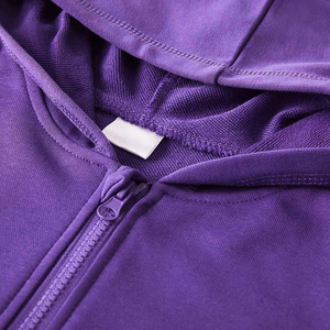 Fournisseur de sweats à capuche pour enfants en marque blanche, offrant une personnalisation de la marque, un tissu polaire confortable et des commandes en gros pour la vente au détail mondiale de vêtements. - Product Image 4