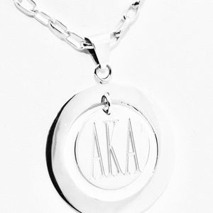 Collier Pendentif Halo AKA, Élégant, Doré, Breloque Halo, Bijou Tendance, Accessoire de Mode, Chaîne Pendentif, Cadeau - Product Image 4
