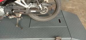 Plataforma Elevadora Hidráulica Tipo Tijera Wonder, Capacidad de 3 Toneladas, Plataforma Elevadora para Motocicletas, Ajuste de Altura de 25-72.8 Pulgadas, Modelo WL150 - Product Image 4