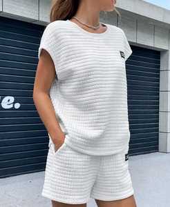 ONETEN APPARELS ชุดเซ็ต 2 ชิ้นสำหรับผู้หญิง เสื้อคอกลมแขนสั้นและกางเกงขาสั้น ชุดลำลองสำหรับฤดูร้อน - Product Image 4