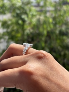 Anillo de Diamantes de Oro Blanco de 14K y 18K con Diamante Cultivado en Laboratorio, Corte Ovalado, para Mujer, Elegante Anillo de Compromiso, Boda, Joyería Fina, Regalo - Product Image 4