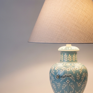 Lampe de table de luxe bleue avec incrustation d'os et abat-jour beige, lampe de chevet artisanale à incrustation florale, éclairage élégant et moderne pour la décoration intérieure - Product Image 5