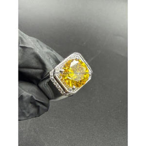 Bague en argent sterling 925 avec diamant moissanite jaune central, bijou imposant plaqué argent, pour les acheteurs en gros - Product Image 1