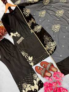 Lanzamiento del nuevo conjunto de ropa de fiesta de diseñador Pur, con top de crepé natural y pantalones palazzo con dupatta. - Product Image 6