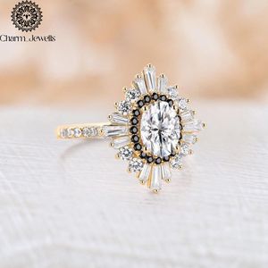 Bague de fiançailles pour femme en or massif 18 carats avec moissanite ronde, sertie de fleurs, style classique, par Charm Jewells - Product Image 3